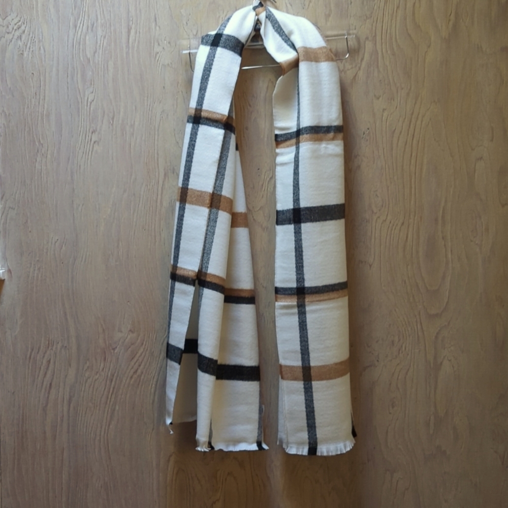 West Loop Cream Fashion Scarf New in Packaging